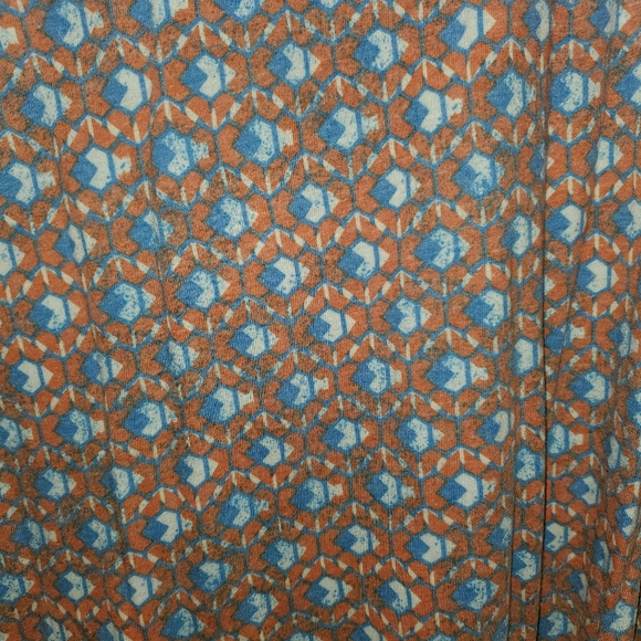 Medium Lularoe Carly - Picture 3 of 3